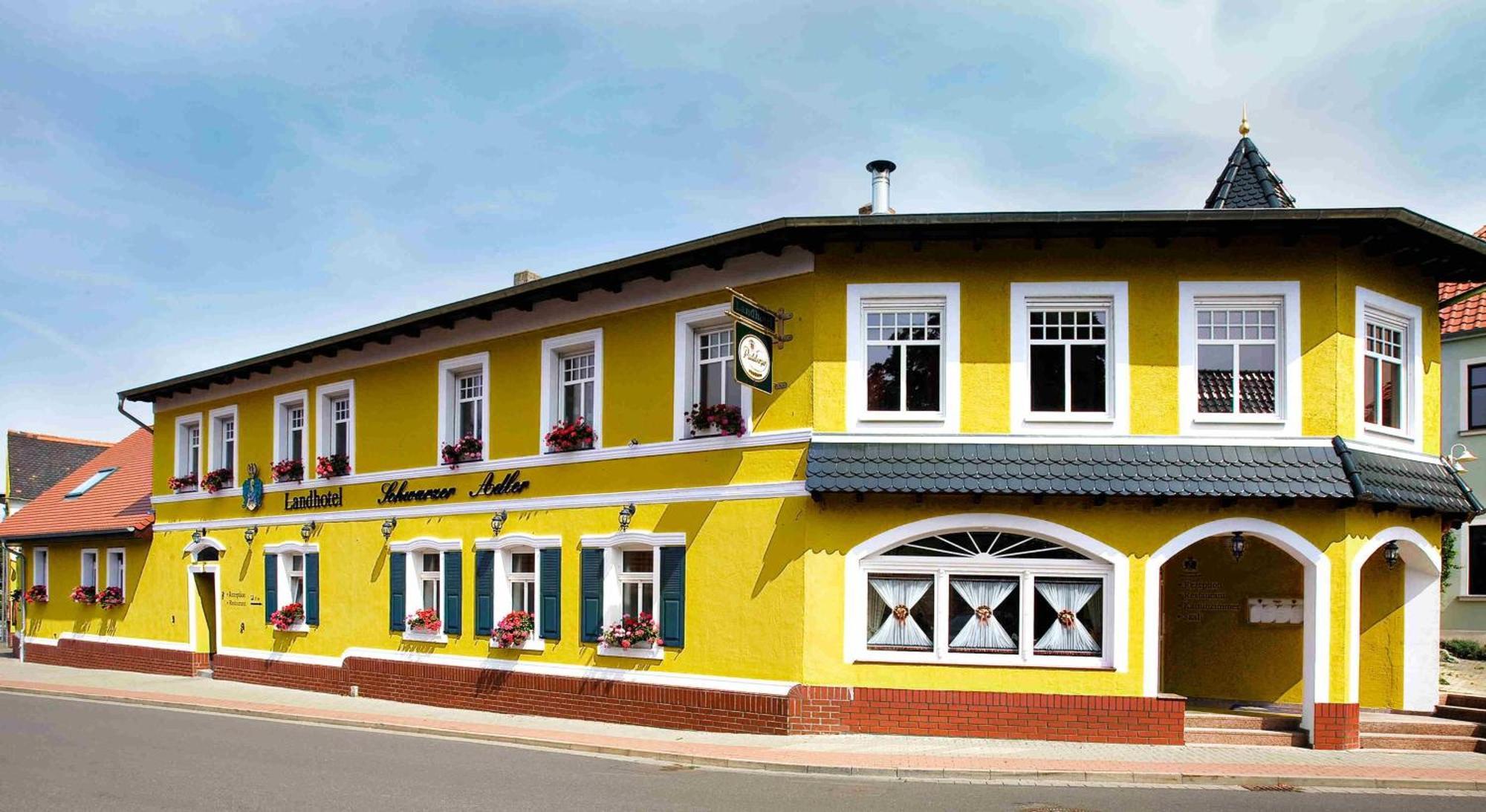Landhotel Schwarzer Adler Sülzetal Kültér fotó