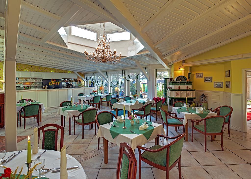 Landhotel Schwarzer Adler Sülzetal Kültér fotó