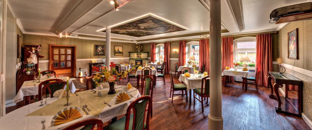 Landhotel Schwarzer Adler Sülzetal Kültér fotó