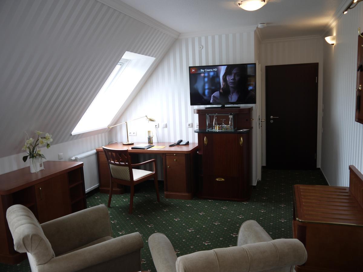 Landhotel Schwarzer Adler Sülzetal Kültér fotó