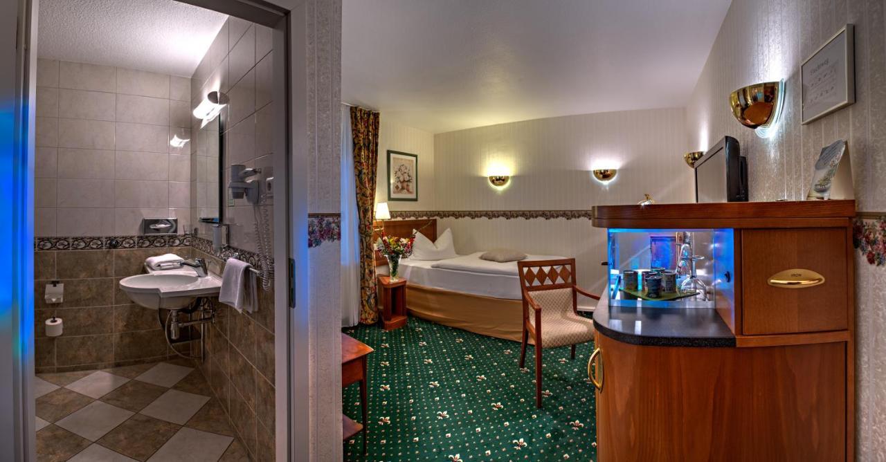 Landhotel Schwarzer Adler Sülzetal Kültér fotó